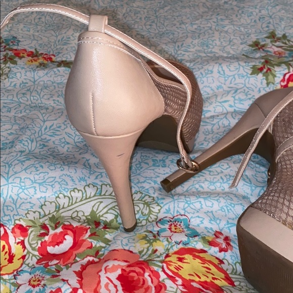 Heels - Picture 3 of 6